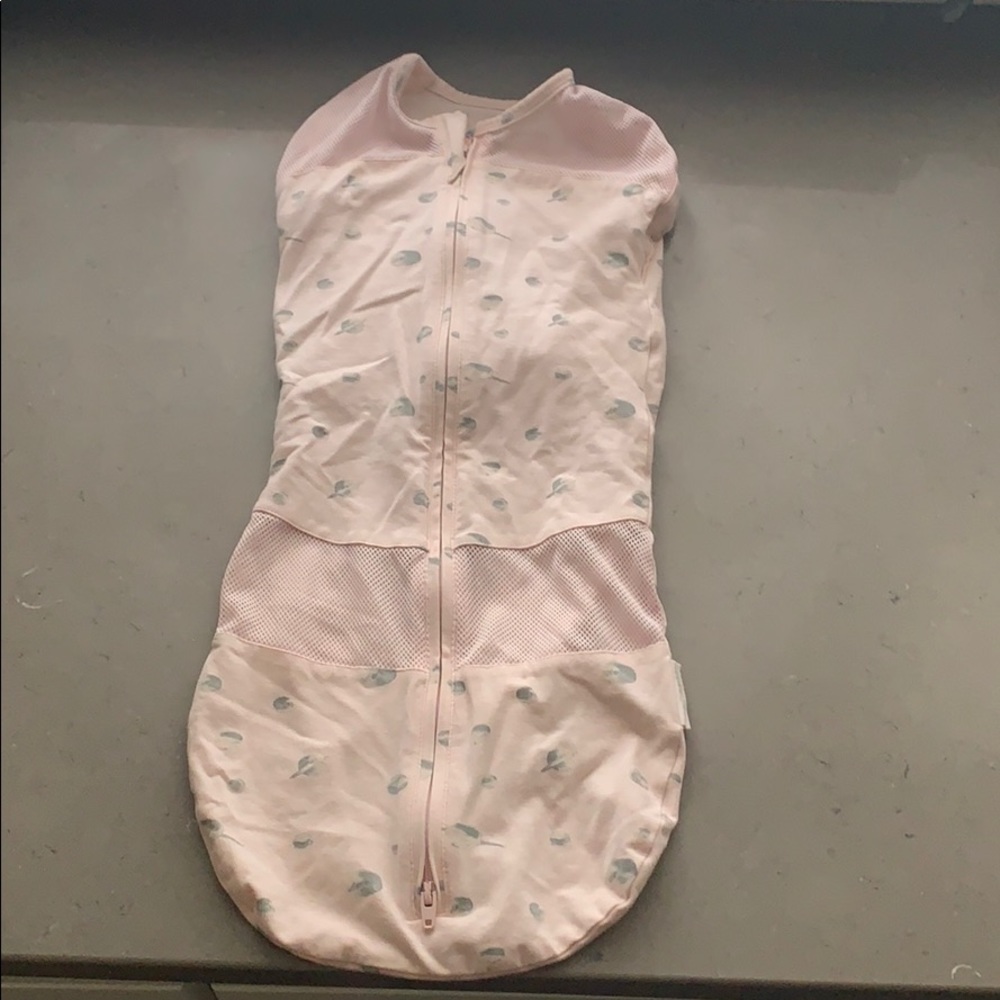 Happiest baby swaddle